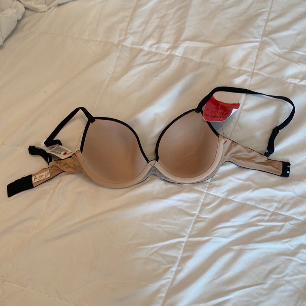 Selena 32D black bra